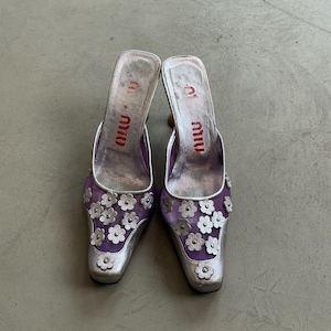 Mules Miu Miu viola con margherite taglia 6.5