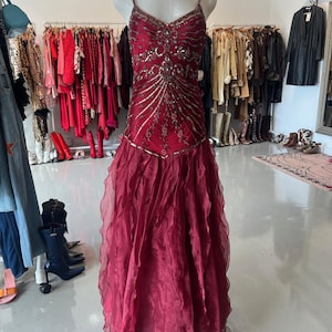 Sue Wong Perlen Burgunder Kleid