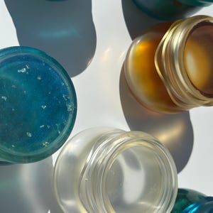 happy little resin jar with wave lid