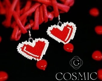 Orecchini con perline a forma di cuore rosso: gioielli in vetro