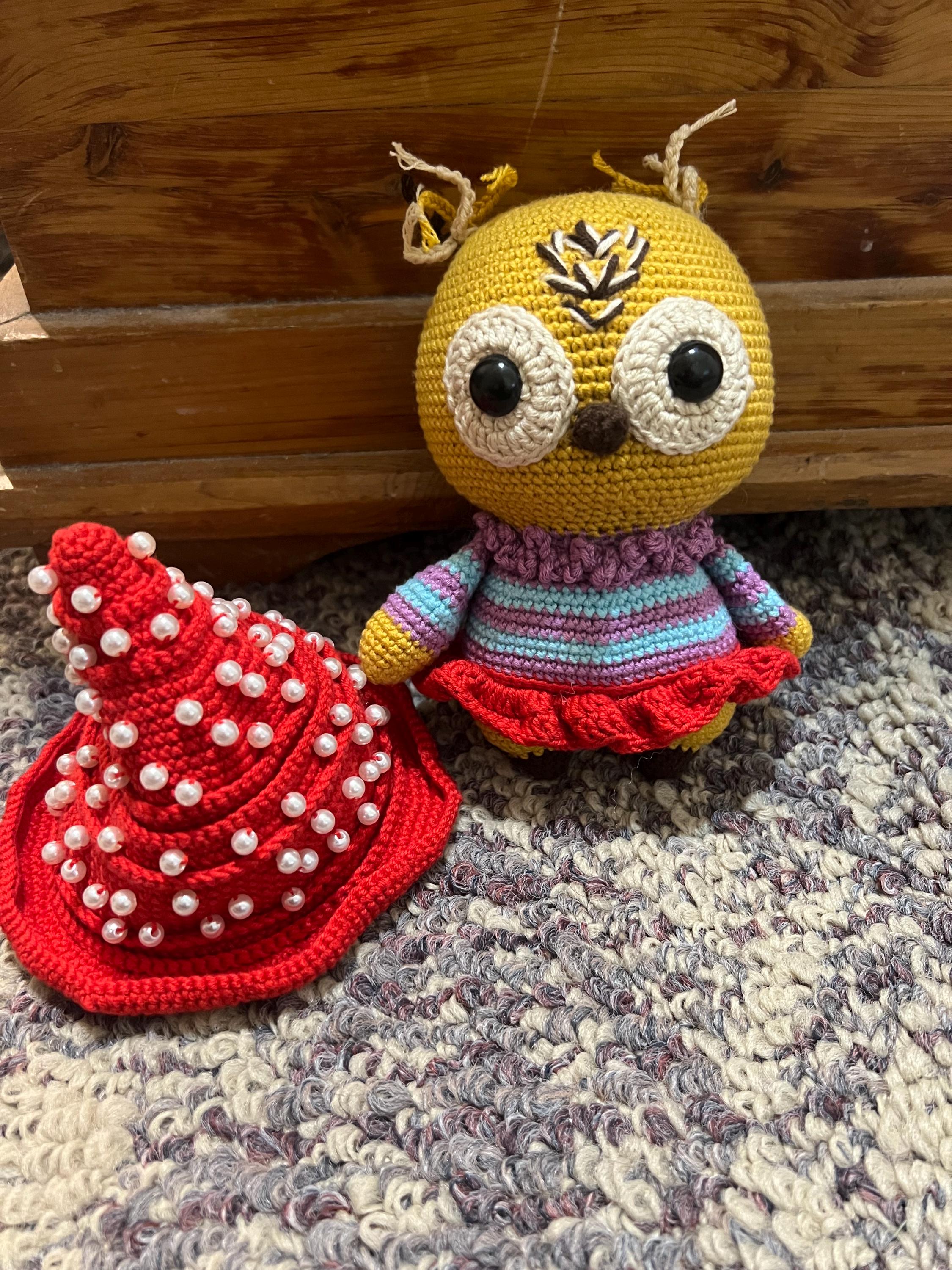 crochet owl with beaded hat