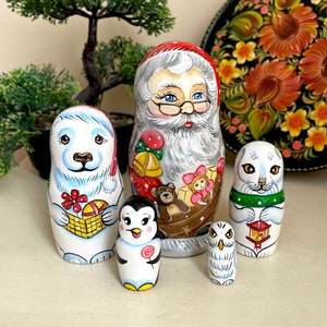 Christmas Nesting Doll Santa Claus and Friends 5 pcs 5,4” Matryoshka Hand Painted Kids Room Decor, Personalised Xmas Ornament, Wooden Santa