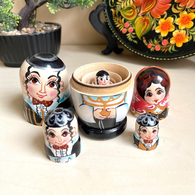 Jewish Family 5pcs Nesting Doll, Hanukkah Menorah Room Decor, Shabbat Gift Set image 6