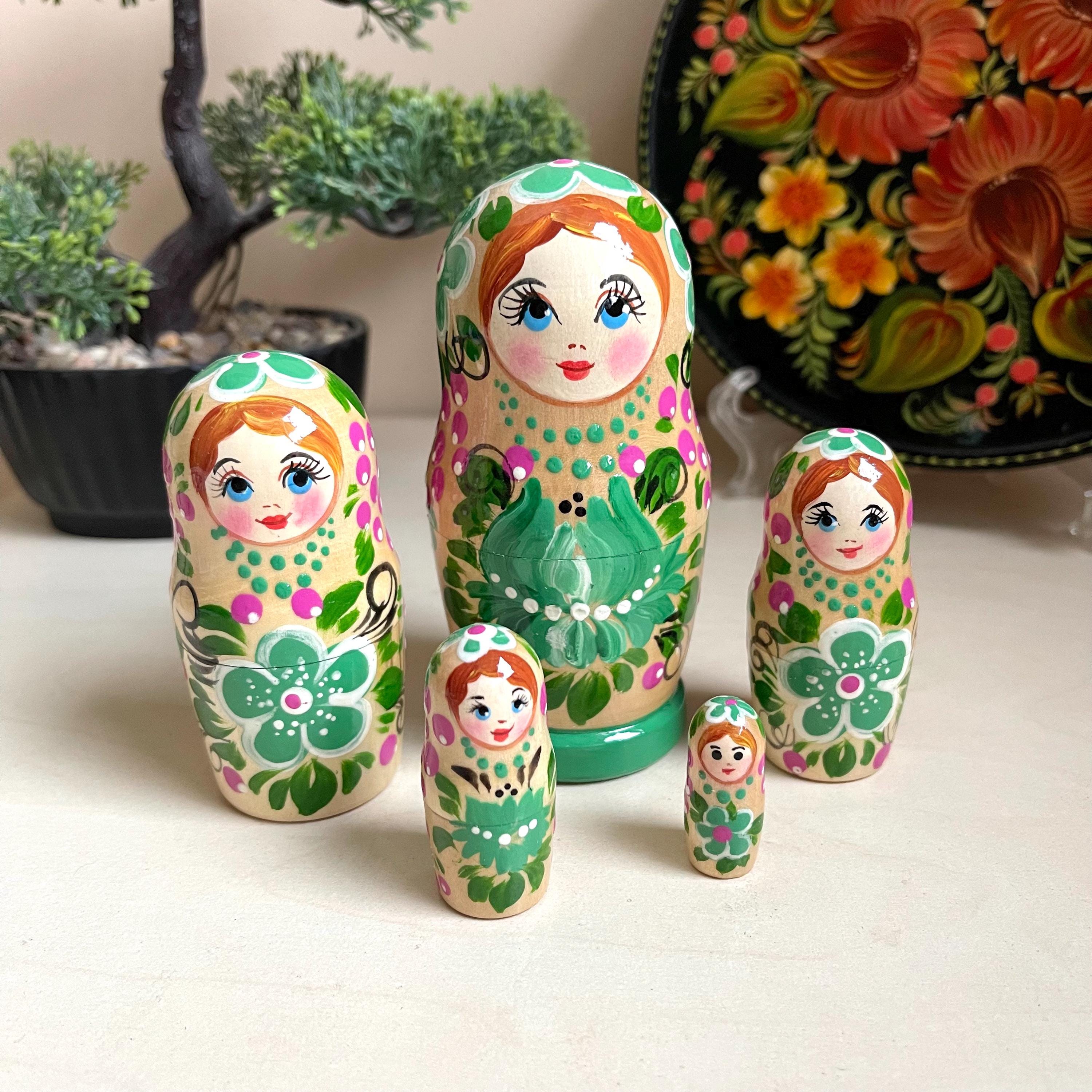 Matryoshka with Green Flower 5pcs 4,2” Wooden Hand Painted Nesting Doll, Christmas Room Decor, Personalised Birthday Stacking Gift