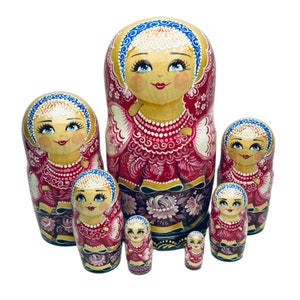 Poupée gigogne ukrainienne 7 pièces 9 pouces filles en robes rouges, peinture ethnique folklorique Petrykivka ukrainienne, cadeau personnalisé, décoration florale rouge unique pour la maison