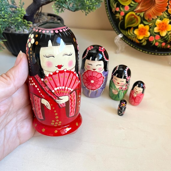 Lot de 5 poupées Russes pour Enfants Animaux Matriochka en Bois Poupées Russes Figurines matriochka Jouet pour Anniversaire d'enfant Lot de 5 poupées Russes pour Enfants Animaux Matriochka en Bois Poupées Russes Figurines matriochka Jouet pour Anniversaire d'enfant