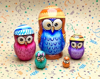 HandPainted Owl Nesting Dolls, 5pcs Wooden Matryoshka Set , Owls Family Decor, Unique Owl Lover Gift