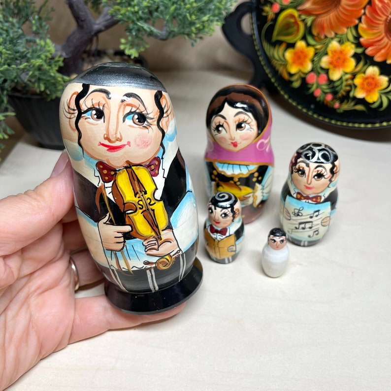 Jewish Family 5pcs Nesting Doll, Hanukkah Menorah Room Decor, Shabbat Gift Set image 7