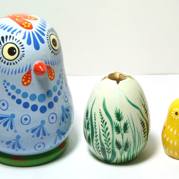 Easter Chicken Nesting Doll 3pcs, HandPainted Wooden Matryoshka Set, Bird with Egg Art Room Decor