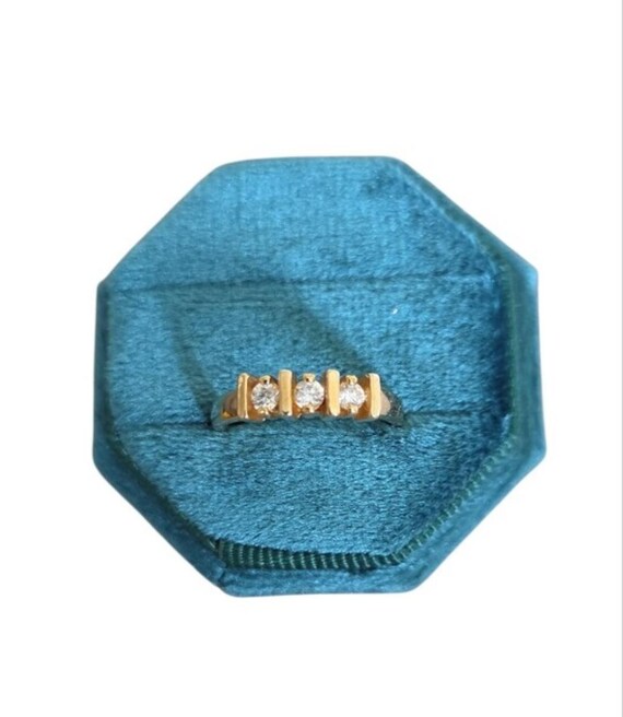 Size 7 Gold Toned Three-Stone Gems Ring Band