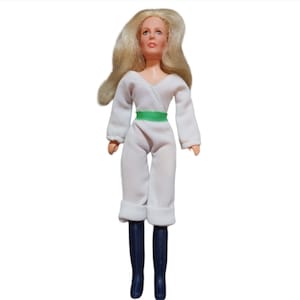 Vintage 1977 Hasbro Spelling Goldberg Charlie&#39;s Angels TV Show Barbie Doll 9&quot;