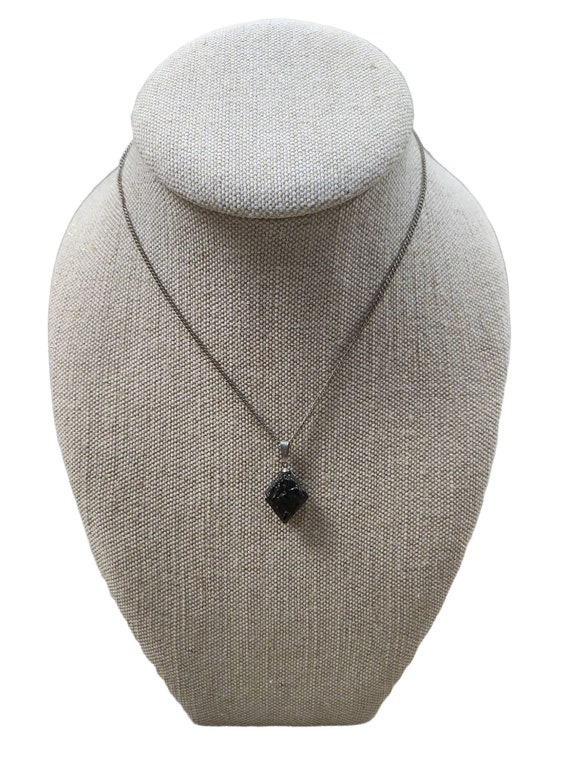 Vintage Silver Toned Black Ridged Pendant Necklace