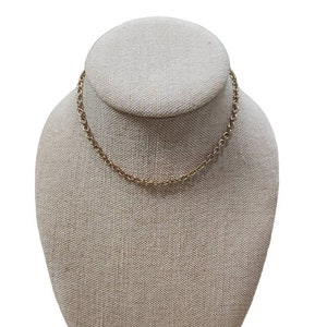 Collar de eslabones en tonos dorados vintage