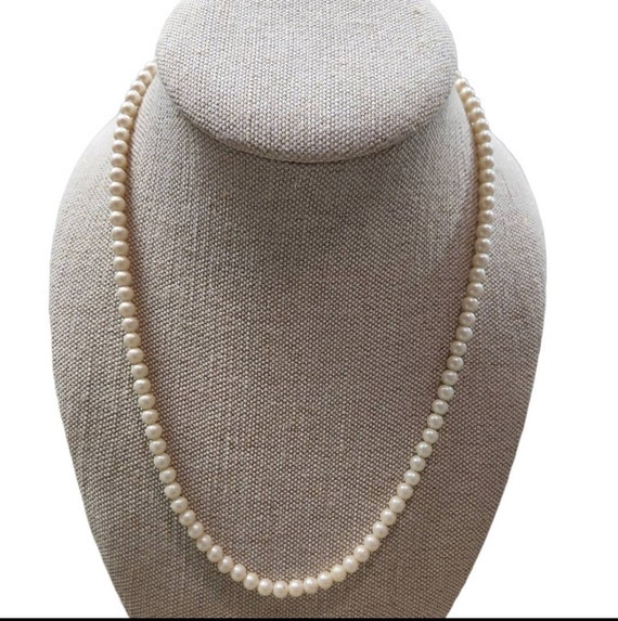 Vintage Gold Toned Pearl Strand Necklace