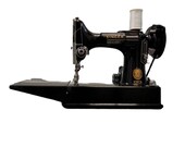 Vintage 1957 Singer 221 Featherweight Cast Aluminum Sewing Machine AM666980 With Orig Carrying Case