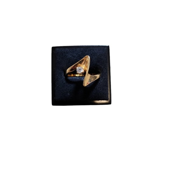 Size 7 Vintage Gold Toned Bling Ring - image 1