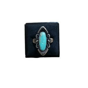 Vintage Size 7 Sterling Silver Turquoise Ring