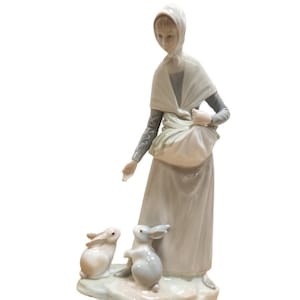 Vintage NAO by Lladro Glossy Woman Figurine with Rabbits