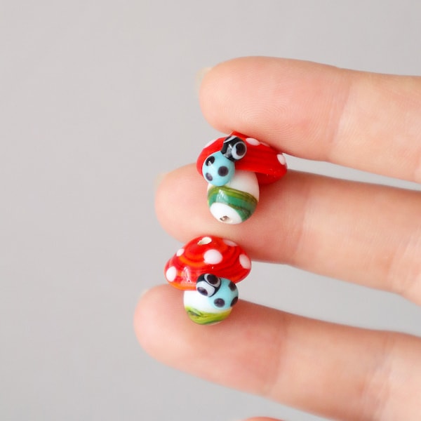 Murano Glass Mushroom Beads with ladybug 14x15 mm, Lampwork Necklace & bracelet supplies, Mushroom Charm, red mushroom earring, whosale bead