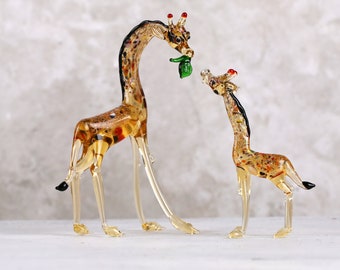 Art Glass giraffe with baby sculpture, miniature giraffe, decorative object, home decor, blown glass animal, african animal, new home gift