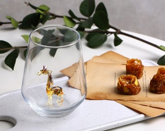 Drinking glass cup with giraffe figure, animal cup, table decor, giraffe mug, stemless wine, glassware, water cup, cute glass mug, juice cup