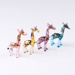 Lampwork glass miniature Giraffe figurine, small glass animals, giraffe decor, cute micro animal, tiny zoo animal figure, desk decoration