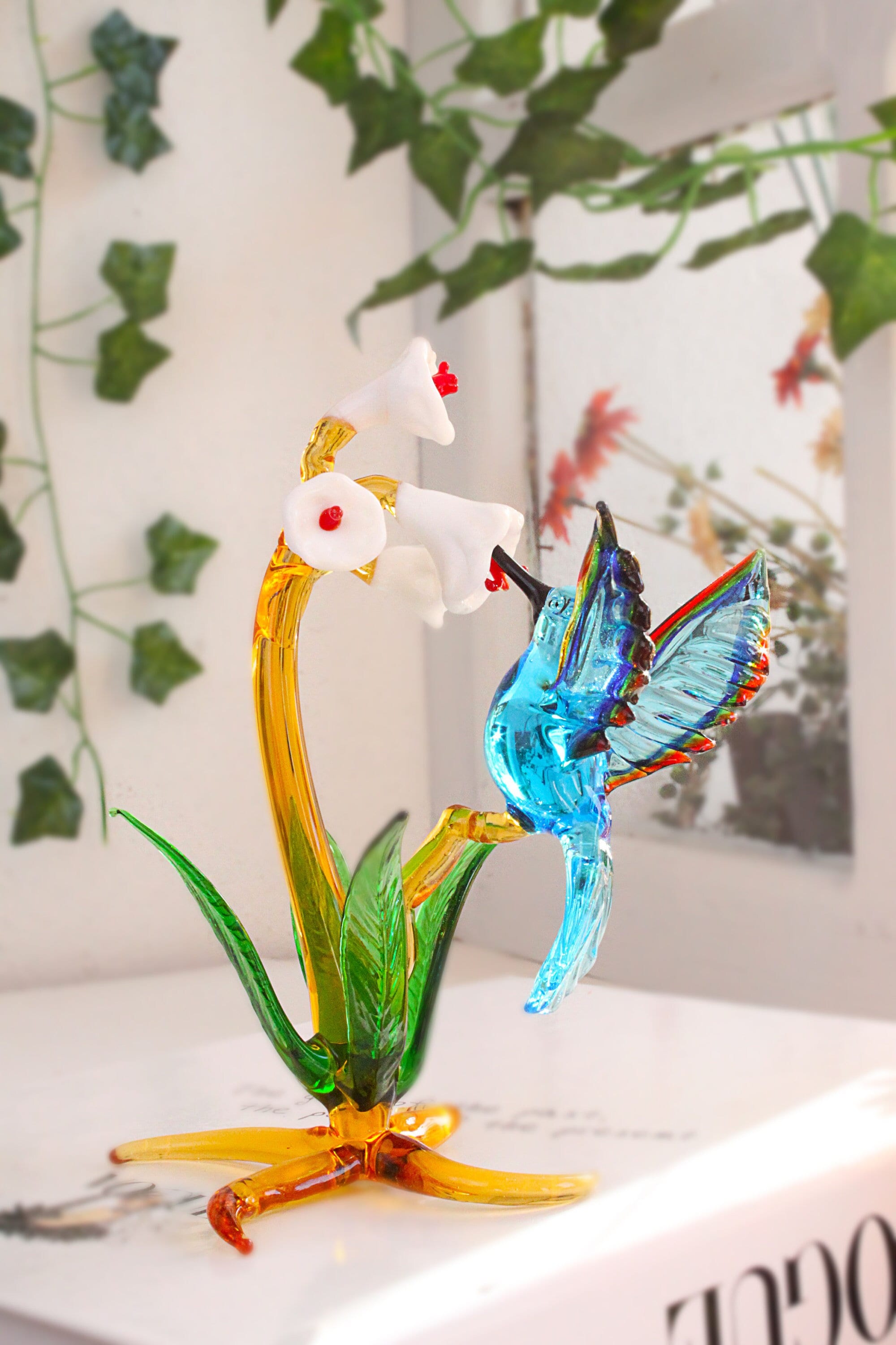 ハチドリと花のガラス彫刻、ムラーノガラスの鳥、アートガラスの ハチドリと花のガラス彫刻、ムラーノガラスの鳥、アートガラスの