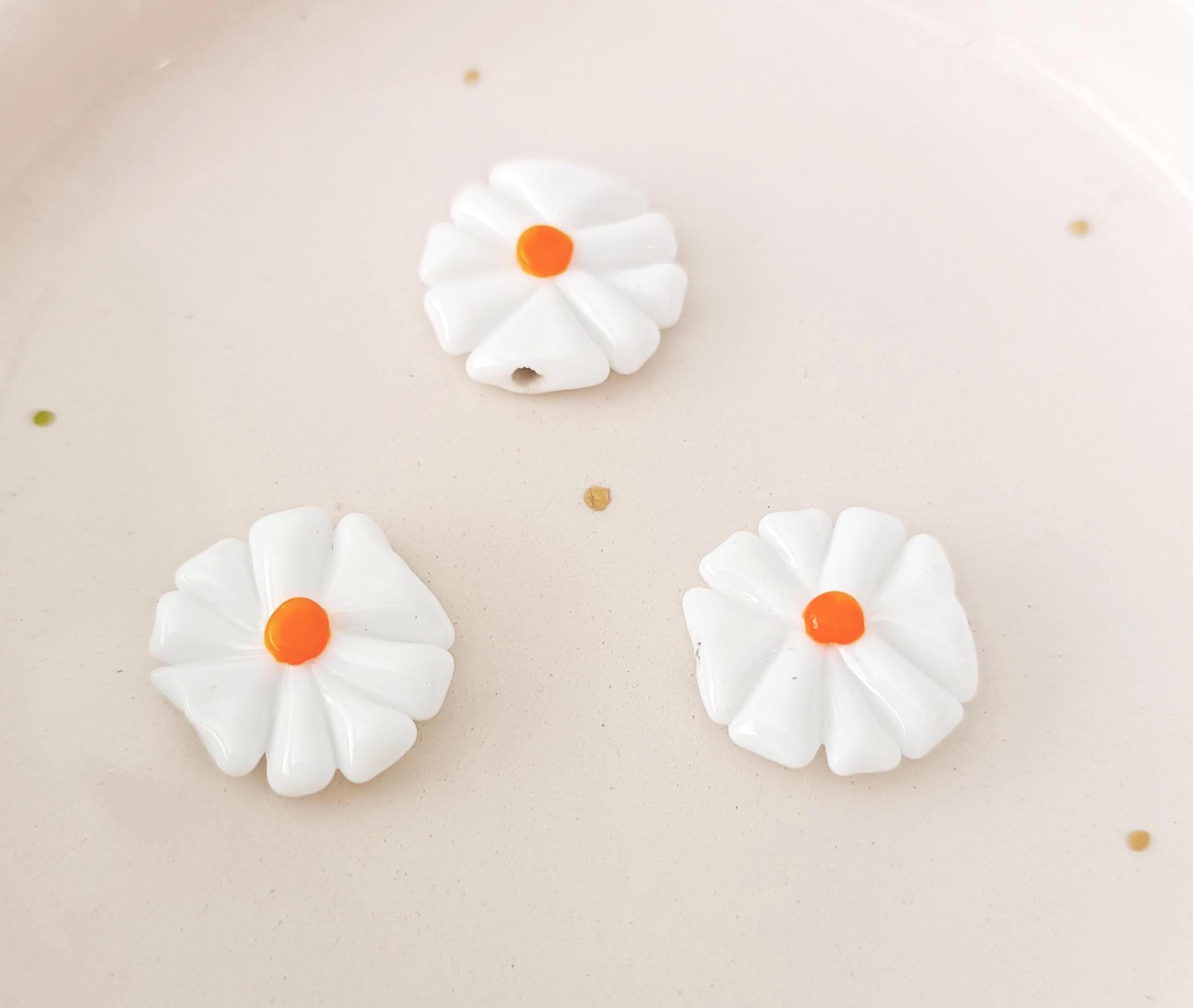 Glass daisy spacer bead, Lampwork white flower earring Beads, DIY floral charm, murano Bracelet & necklace findings, nature themed jewelry