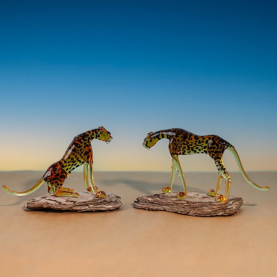 Hand Blown Cheetah Glass Figurine, African Animal Decoration for Home,  Lampwork Wild Animal Sculpture, Cheetah Miniature, Desk Figurine, 