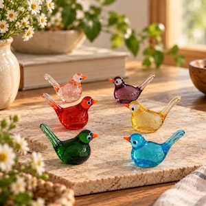 Miniatura di uccellino in vetro, uccellino in vetro lavorato a mano con tecnica lampwork, piccolo ornamento a forma di uccellino colorato, regalo per amanti degli uccelli, mini animale da collezione in vetro