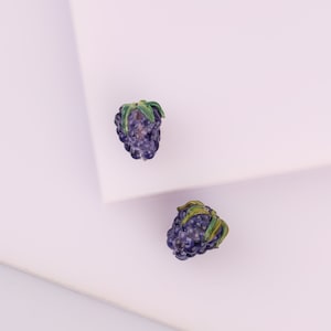 Murano Glass blackberry spacer bead, DIY Fruit Charms, Artisan Lampwork drilled Fruit Bead, DIY bracelets Bead Supply, Earring Accessories