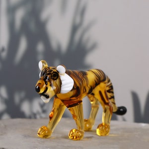 Art Glass Tiger Figurine, Lampwork tiger sculpture, miniature tiger, hand blown wild animal, collectible desk ornament, murano, gift for dad image 4