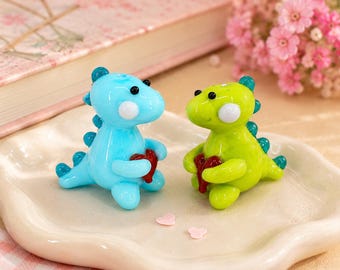 Kawaii Dinosaur Glass Bead, Cute Dino Holding Heart Charm, Handmade Lampwork Murano Bead, Friendship Jewelry Making Supply, animal bead