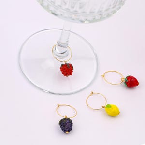 Fruit decor Wine glass charm, Wine Rings, cocktail glass decoration, party favor, xmas table, lemon, blackberry, strawberry, Raspberry bead