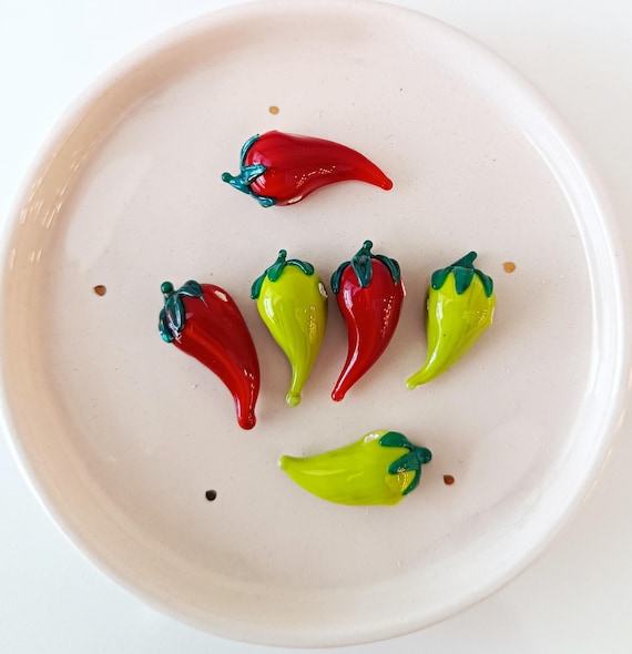 Handmade Chili Pepper Glass Beads, Lampwork Vegetable Charm, Red Green Pepper Bead, Spicy Food Jewelry Supply, Cute Artisan Bead