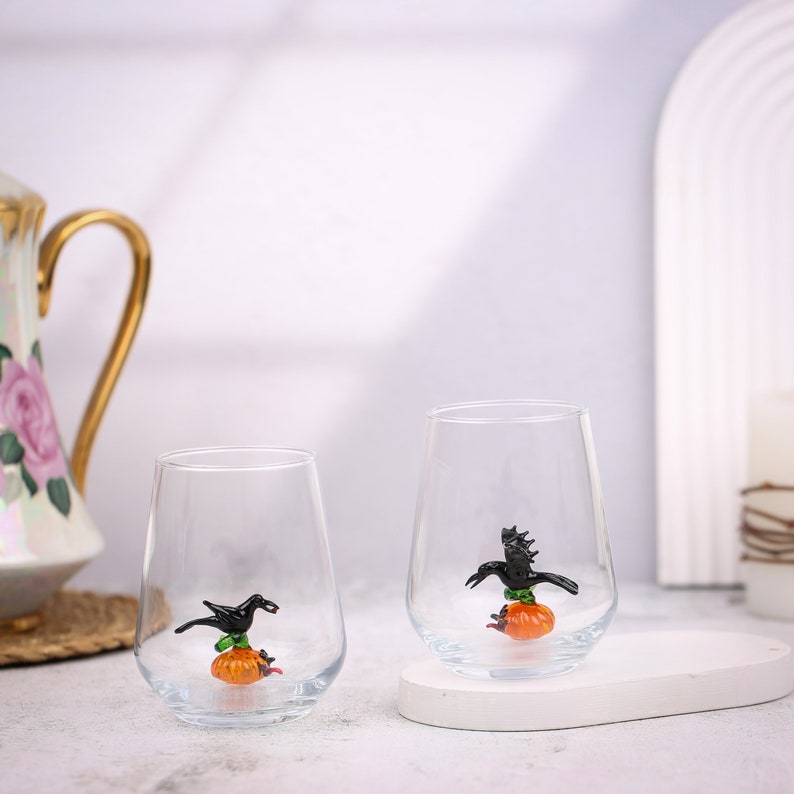 Raven on Pumpkin Drink Glass, Spooky Pumpkin Glass Mug, Halloween Party