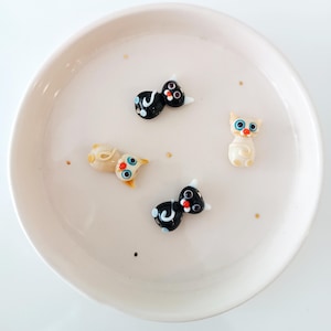Murano Glass Tiny Cat Beads, Lampwork black Cat charm, pet animal bead, jewelry making, hand blown Cat Charms, Kitty bead, cute cat earring,