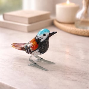 Superb Fairywren bird glass figurine, Murano glass Malurus cyaneus bird, lampwork miniature animal, nature inspired tabletop sculpture