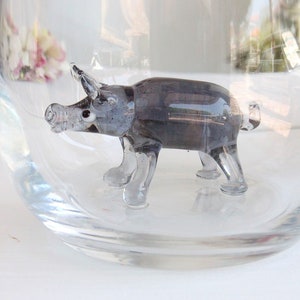 Handmade drinking glass with pig figure, stemless wine glass, water glass, pig cup, glass mug, glassware, swine, tiny glass pig, table decor Single- Gray