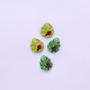 Murano Glass Leaf Spacer Bead, Lampwork ladybird Bead, Glass Ladybug on leaf charm, DIY bracelet necklace making supplies, green flower bead