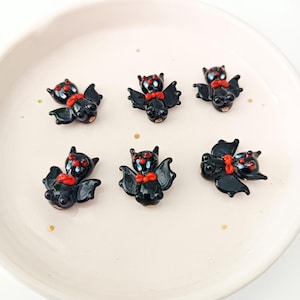 Murano Glass vampire black cat Bead, Lampwork Fall Halloween Bead, spooky bat cat charm, gothic cat pendant bead, DIY jewelry making,