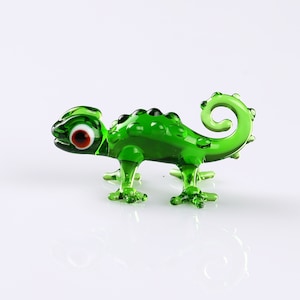 Green Chameleon glass miniature, blown glass reptile, lizard, lampwork tiny glass animal figurine, little glass, gecko, terrarium ornament