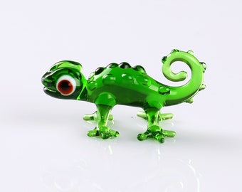 Green Chameleon glass miniature, blown glass reptile, lizard, lampwork tiny glass animal figurine, little glass, gecko, terrarium ornament