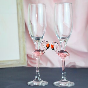 Pink Flamingo champagne glasses, celebration glasses, wedding party glass ,barware, champagne flutes, anniversary gift, flamingo decor,