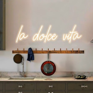 Insegna da cucina La Dolce Vita - Luci al neon a LED per decorazioni murali, nostalgia ispiratrice, passione culinaria italiana, segnaletica accogliente e dall'atmosfera calma