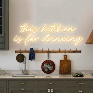 Letrero de neón - Esta cocina es para bailar - Luces de neón LED colgantes para decoración de paredes, frase divertida para mejorar el estado de ánimo, lámpara de pared personalizada hecha a pedido