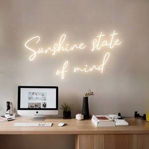 Sunshine State of Mind: letrero de neón, texto iluminado con neón LED, frase optimista e inspiradora que se ilumina con luces de neón para la oficina en casa