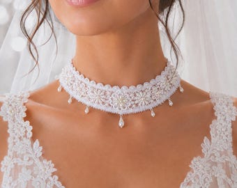 Pearl choker Bridal lace necklace Hand embroidered white flower wedding neckwear