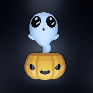 Puede incluir: Un fantasma blanco con ojos negros y una expresión de sorpresa se sienta encima de una calabaza amarilla con una cara negra.