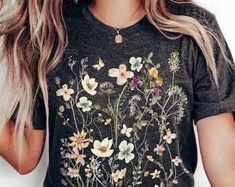 T-shirt de fleurs pressées, chemise Boho Wildflowers Cottagecore, tee-shirt botanique vintage surdimensionné, chemise nature florale pastel, chemise d'amant de jardin